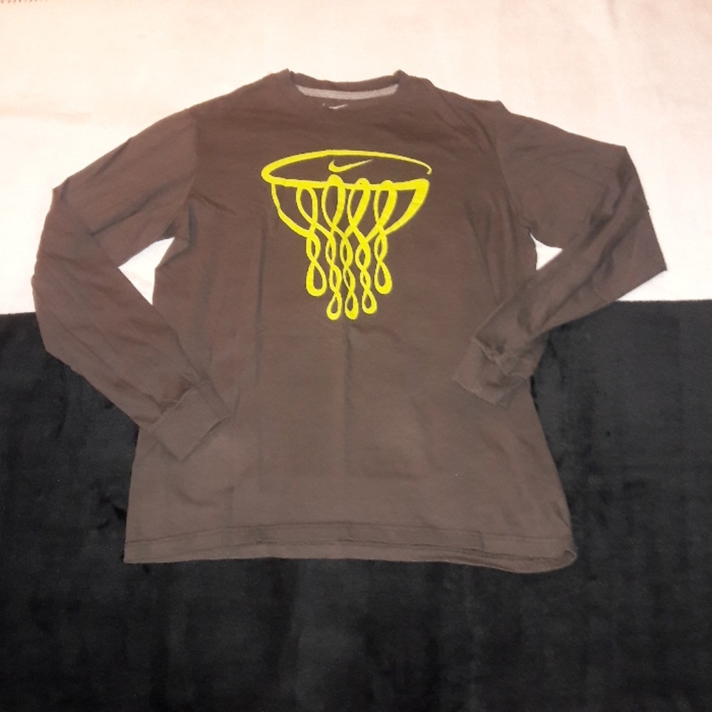 🏀Boys•Nike•Long•Sleeve•Graphic•Tee🏀